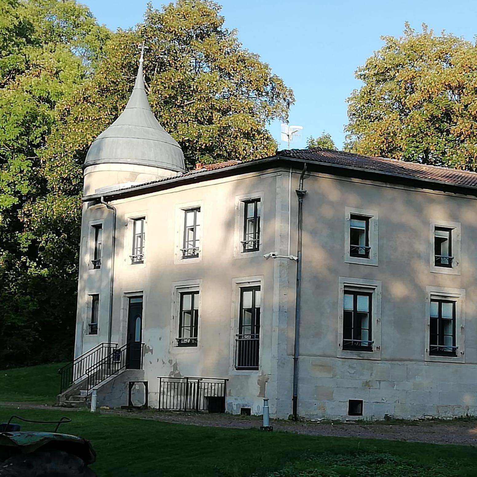 Lodge Hôtel de Sommedieue Verdun Exterior foto